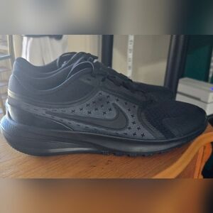 New Nike Star Runner 5 Size 7Y (8.5W)